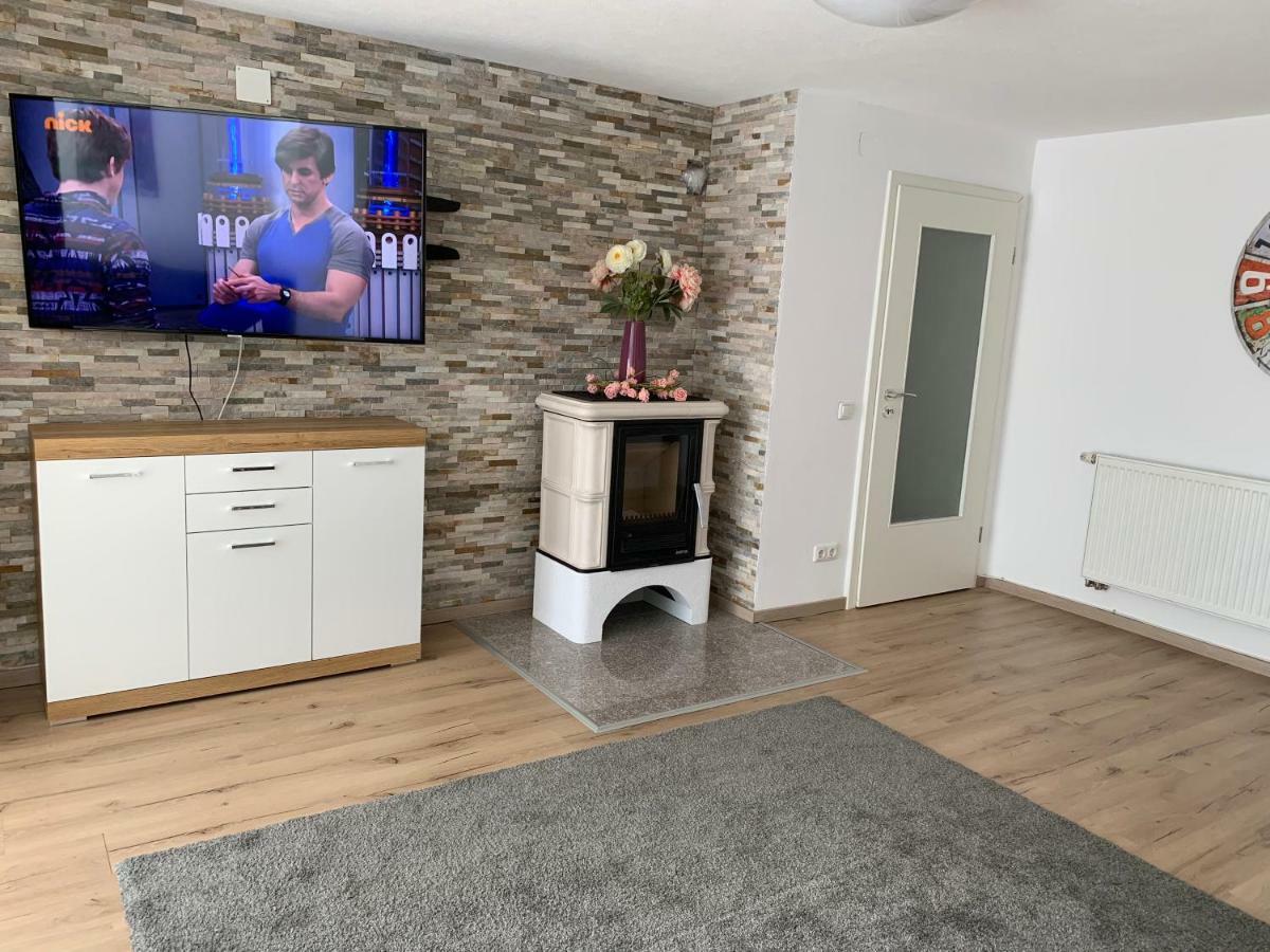 Terrassenwohnung In Estenfeld Bei Wuerzburg Dış mekan fotoğraf