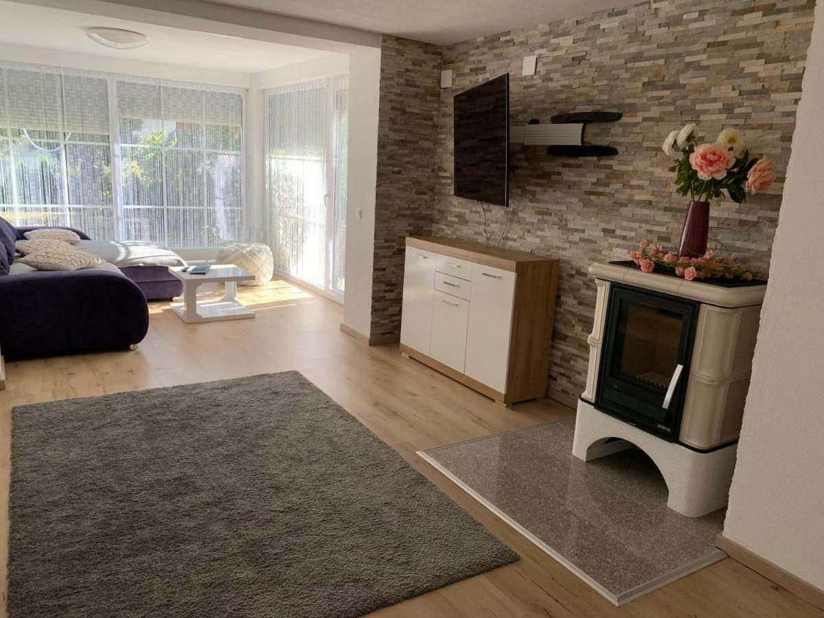 Terrassenwohnung In Estenfeld Bei Wuerzburg Dış mekan fotoğraf